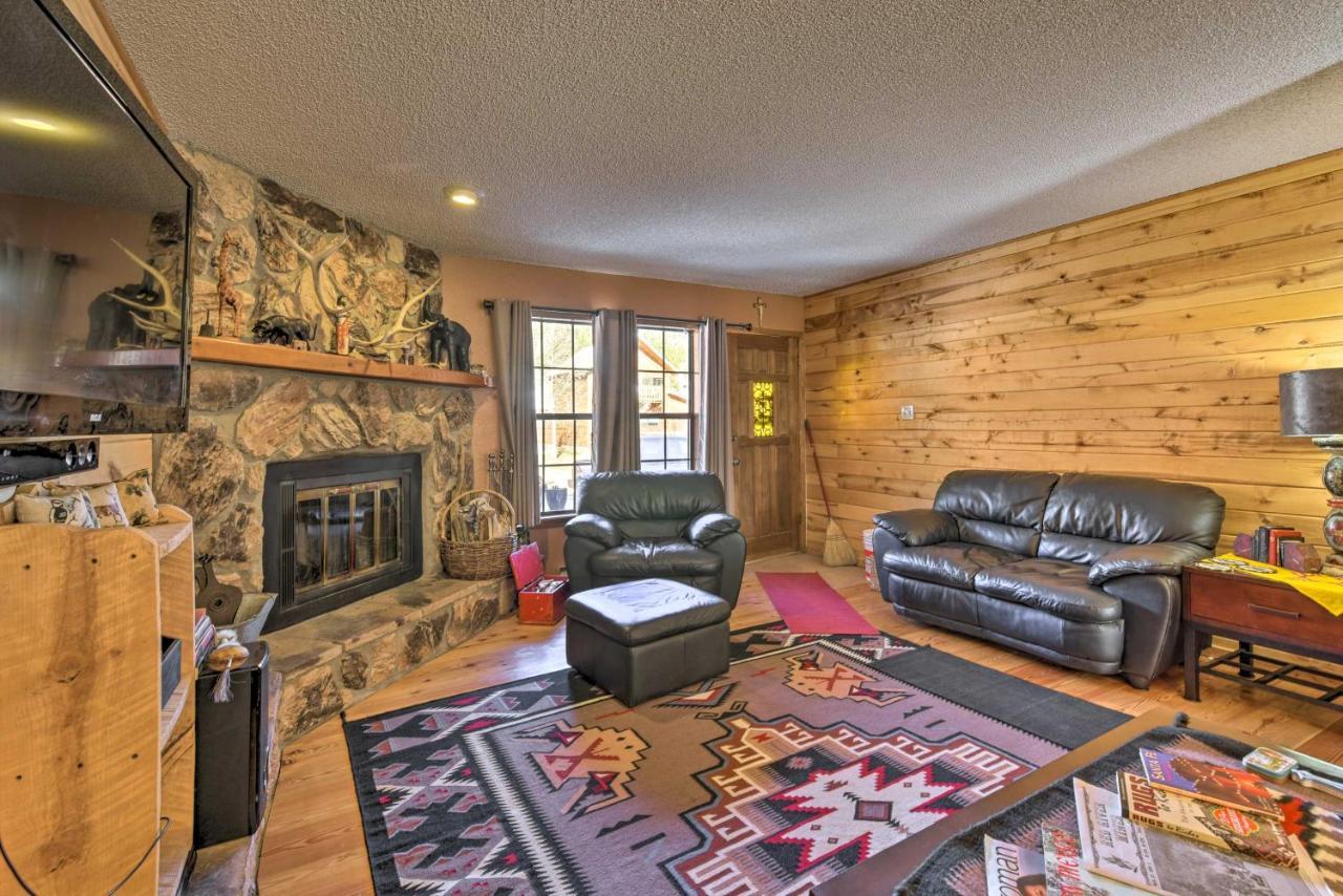 Downtown Red River Retreat With Mtn Views And Yard Exterior photo