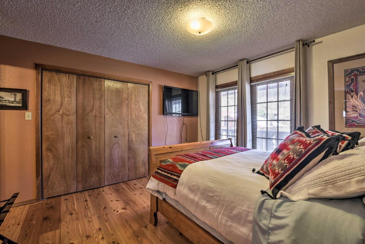Downtown Red River Retreat With Mtn Views And Yard Exterior photo