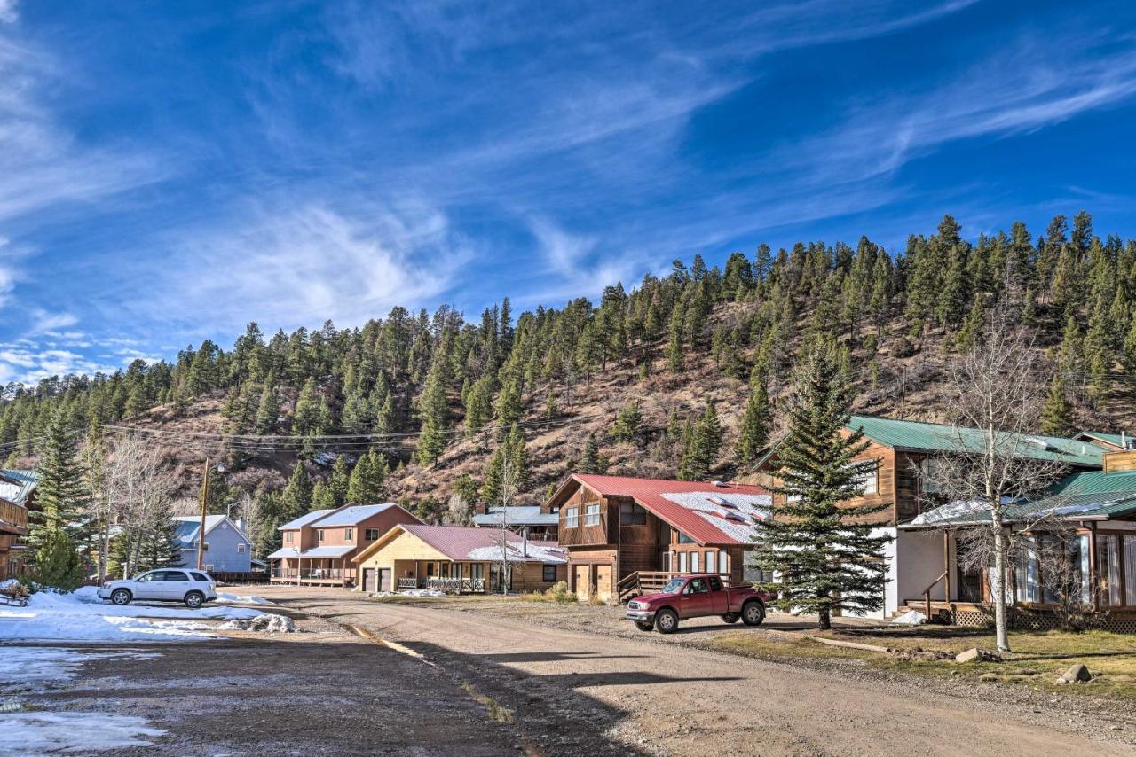 Downtown Red River Retreat With Mtn Views And Yard Exterior photo